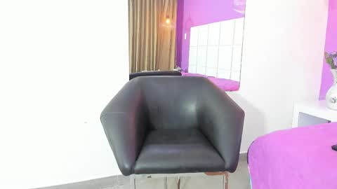 Snapshot of annhouston_ chatting on November 20, 2025, 8:03 am Ann online show from November 20, 2025, 8:03 am