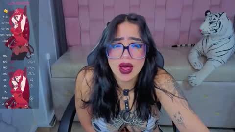 Snapshot of anni_acker_b chatting on February 10, 2026, 1:48 pm Anni acker b online show from February 10, 2026, 1:48 pm