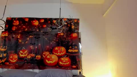 Camila  Anni online show from October 21, 2025, 1:06 am