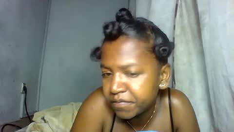 Snapshot of annick98 chatting on February 15, 2026, 8:27 pm annick98 online show from February 15, 2026, 8:27 pm