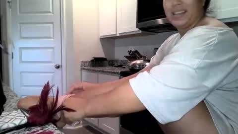 Annie23mal online show from November 20, 2025, 1:44 pm