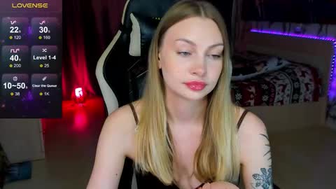 Snapshot of annie69kiss chatting on October 3, 2025, 6:54 am Annie online show from October 3, 2025, 6:54 am