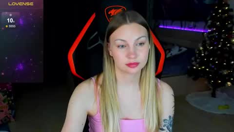 Snapshot of annie69kiss chatting on February 3, 2026, 11:43 pm Annie online show from February 3, 2026, 11:43 pm