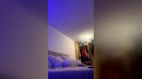  Annie online show from April 28, 2026, 4:12 pm