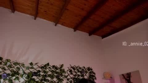 annie_barozzi online show from March 9, 2025, 1:37 pm