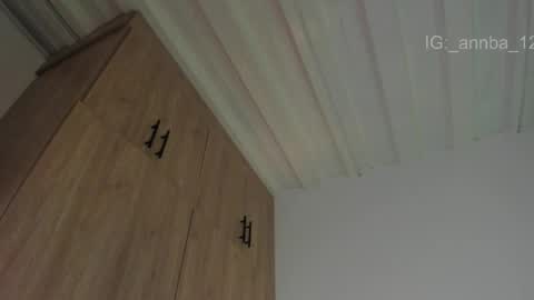 annie_barozzi online show from April 21, 2026, 4:01 pm