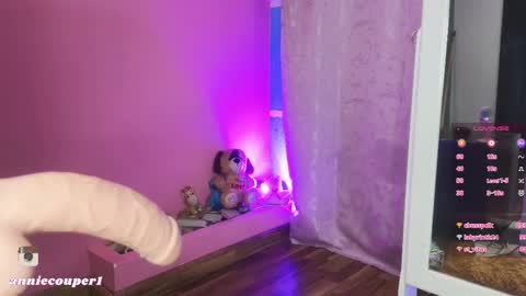 Snapshot of annie_couper chatting on February 26, 2025, 10:42 pm Annie online show from February 26, 2025, 10:42 pm