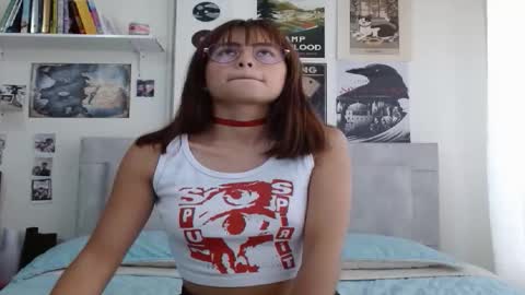 Snapshot of annie_jacke chatting on September 23, 2025, 12:19 pm Annie and Jacke online show from September 23, 2025, 12:19 pm