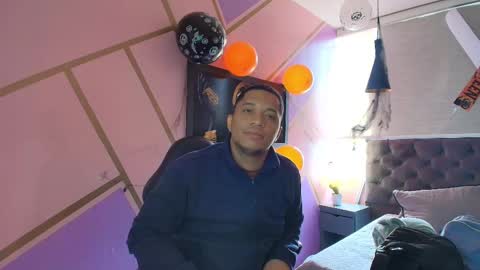 Annie lii online show from October 25, 2025, 12:34 pm