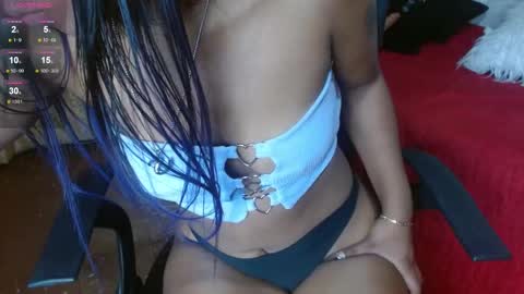 annie_scott_ online show from January 5, 2025, 3:13 pm