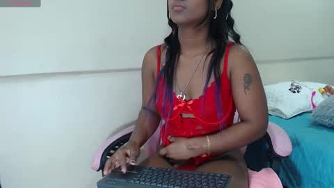 annie_scott_ online show from January 12, 2025, 12:12 pm