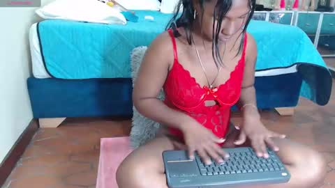 annie_scott_ online show from January 12, 2025, 3:14 pm