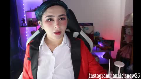 Snapshot of annie_snow_ chatting on December 21, 2024, 7:49 pm JEANNE no olvides seguirme dont forget follow me uu online show from December 21, 2024, 7:49 pm