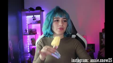 Snapshot of annie_snow_ chatting on January 9, 2025, 11:56 pm JEANNE no olvides seguirme dont forget follow me uu online show from January 9, 2025, 11:56 pm