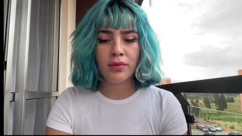 Snapshot of annie_snow_ chatting on February 3, 2025, 10:21 pm JEANNE no olvides seguirme dont forget follow me uu online show from February 3, 2025, 10:21 pm