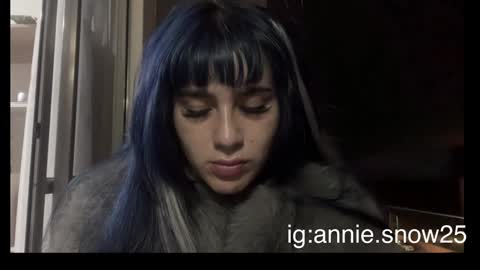 Snapshot of annie_snow_ chatting on February 7, 2025, 2:40 am JEANNE no olvides seguirme dont forget follow me uu online show from February 7, 2025, 2:40 am