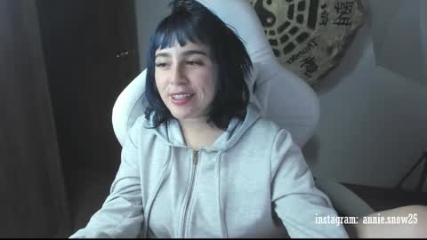 Snapshot of annie_snow_ chatting on February 20, 2025, 3:34 am JEANNE no olvides seguirme dont forget follow me uu online show from February 20, 2025, 3:34 am