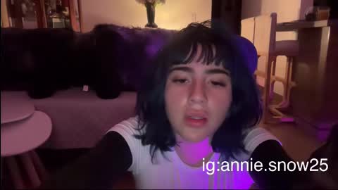 Snapshot of annie_snow_ chatting on February 27, 2025, 11:59 pm JEANNE no olvides seguirme dont forget follow me uu online show from February 27, 2025, 11:59 pm