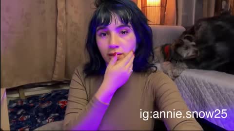 Snapshot of annie_snow_ chatting on March 1, 2025, 12:39 am JEANNE no olvides seguirme dont forget follow me uu online show from March 1, 2025, 12:39 am