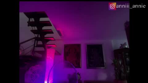 Snapshot of annie_snow_ chatting on September 29, 2025, 10:14 pm JEANNE no olvides seguirme dont forget follow me uu online show from September 29, 2025, 10:14 pm