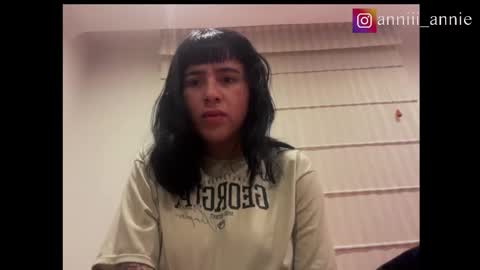 Snapshot of annie_snow_ chatting on October 2, 2025, 2:40 am JEANNE no olvides seguirme dont forget follow me uu online show from October 2, 2025, 2:40 am