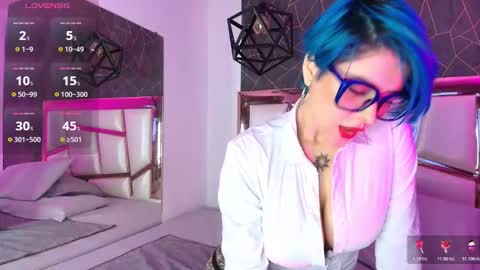 Snapshot of annie_swan chatting on October 20, 2025, 12:05 pm Annie online show from October 20, 2025, 12:05 pm