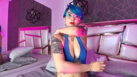 Snapshot of annie_swan chatting on October 21, 2025, 3:35 pm Annie online show from October 21, 2025, 3:35 pm