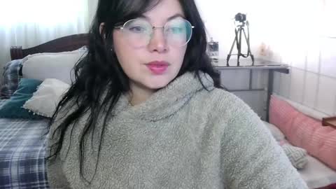 Snapshot of annie_swan_18 chatting on January 13, 2025, 3:58 pm LAURA - A n n i e S w a n online show from January 13, 2025, 3:58 pm