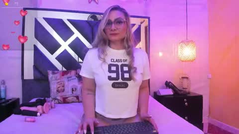 Snapshot of annie_vega17 chatting on February 8, 2026, 3:15 pm annie_vega17 online show from February 8, 2026, 3:15 pm