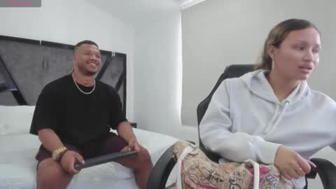 Snapshot of annieandstefan chatting on November 1, 2025, 3:14 pm Annie and Stefan online show from November 1, 2025, 3:14 pm