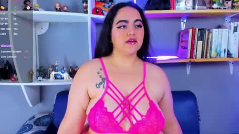 Snapshot of annieesweett_ chatting on June 26, 2026, 1:37 pm Annie Sweet Cherry online show from June 26, 2026, 1:37 pm