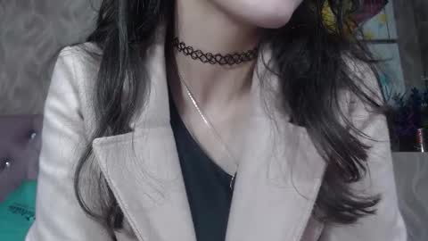 Annie online show from October 9, 2025, 3:32 pm