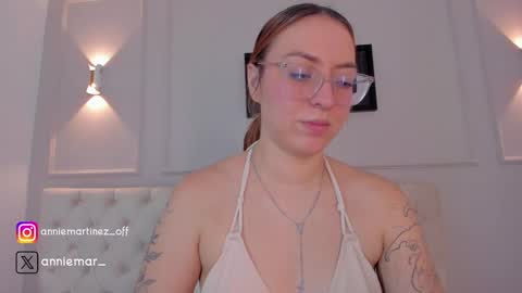 Snapshot of anniemartinezz chatting on January 23, 2025, 6:03 pm Annie online show from January 23, 2025, 6:03 pm