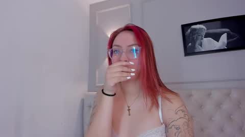 Snapshot of anniemartinezz chatting on February 20, 2025, 12:04 pm Annie online show from February 20, 2025, 12:04 pm