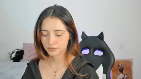 Annie online show from October 24, 2025, 3:25 am