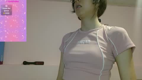 Snapshot of anniesparkle chatting on November 6, 2025, 1:06 am Annie Sparkle online show from November 6, 2025, 1:06 am