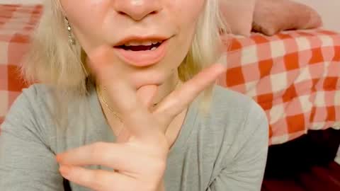 Snapshot of annietinky chatting on September 18, 2025, 2:35 am annietinky online show from September 18, 2025, 2:35 am