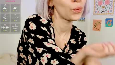 Snapshot of annietinky chatting on October 12, 2025, 4:06 pm annietinky online show from October 12, 2025, 4:06 pm
