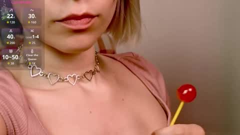 annietinky online show from December 17, 2025, 11:44 pm