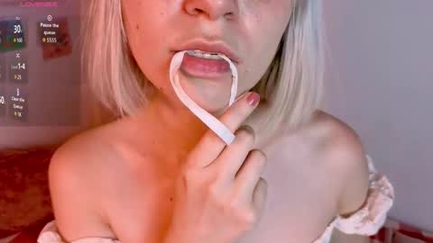 annietinky online show from December 19, 2025, 4:52 am