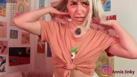 annietinky online show from March 17, 2026, 12:04 am