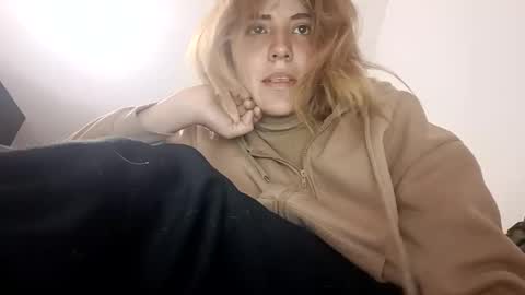 Snapshot of annrousse chatting on September 11, 2025, 2:33 am annrousse online show from September 11, 2025, 2:33 am
