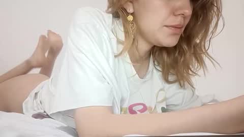 Snapshot of annrousse chatting on September 14, 2025, 2:44 am annrousse online show from September 14, 2025, 2:44 am
