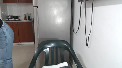 anntonella_squirt online show from November 4, 2025, 11:26 pm