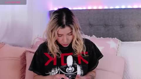 Snapshot of anntonellalee chatting on February 11, 2026, 7:19 pm Antonella Lee online show from February 11, 2026, 7:19 pm