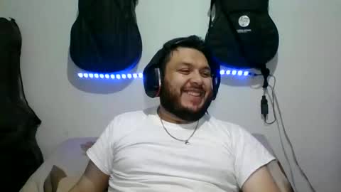 lion kennedy independent model moderator online show from November 22, 2025, 5:06 am