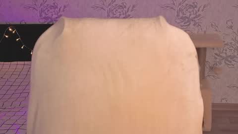 Annie online show from April 11, 2026, 7:45 am