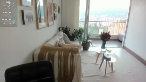 Snapshot of annybeiker chatting on October 19, 2025, 10:21 pm Anny online show from October 19, 2025, 10:21 pm