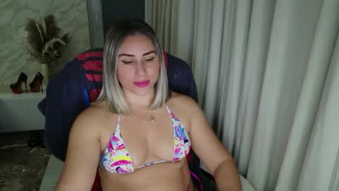 Snapshot of annyloveyou chatting on October 3, 2025, 7:11 pm Annyfit4you online show from October 3, 2025, 7:11 pm