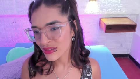 Snapshot of annyluna1 chatting on December 3, 2024, 2:05 pm Annyluna online show from December 3, 2024, 2:05 pm